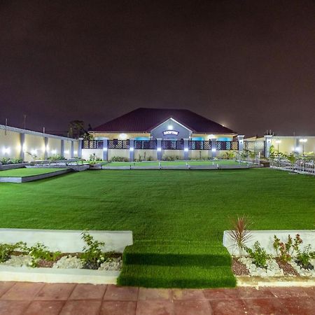 Bella Ella Hotel & Event Center Kasoa Extérieur photo