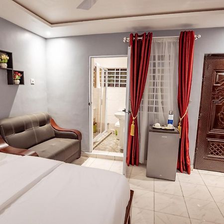 Bella Ella Hotel & Event Center Kasoa Extérieur photo