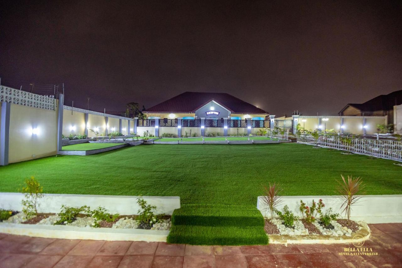 Bella Ella Hotel & Event Center Kasoa Extérieur photo