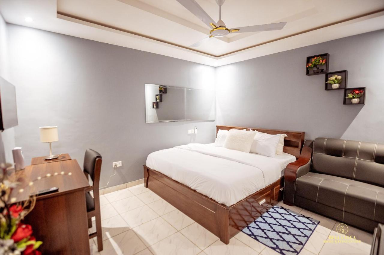 Bella Ella Hotel & Event Center Kasoa Extérieur photo