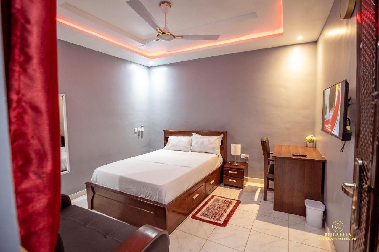 Bella Ella Hotel & Event Center Kasoa Extérieur photo