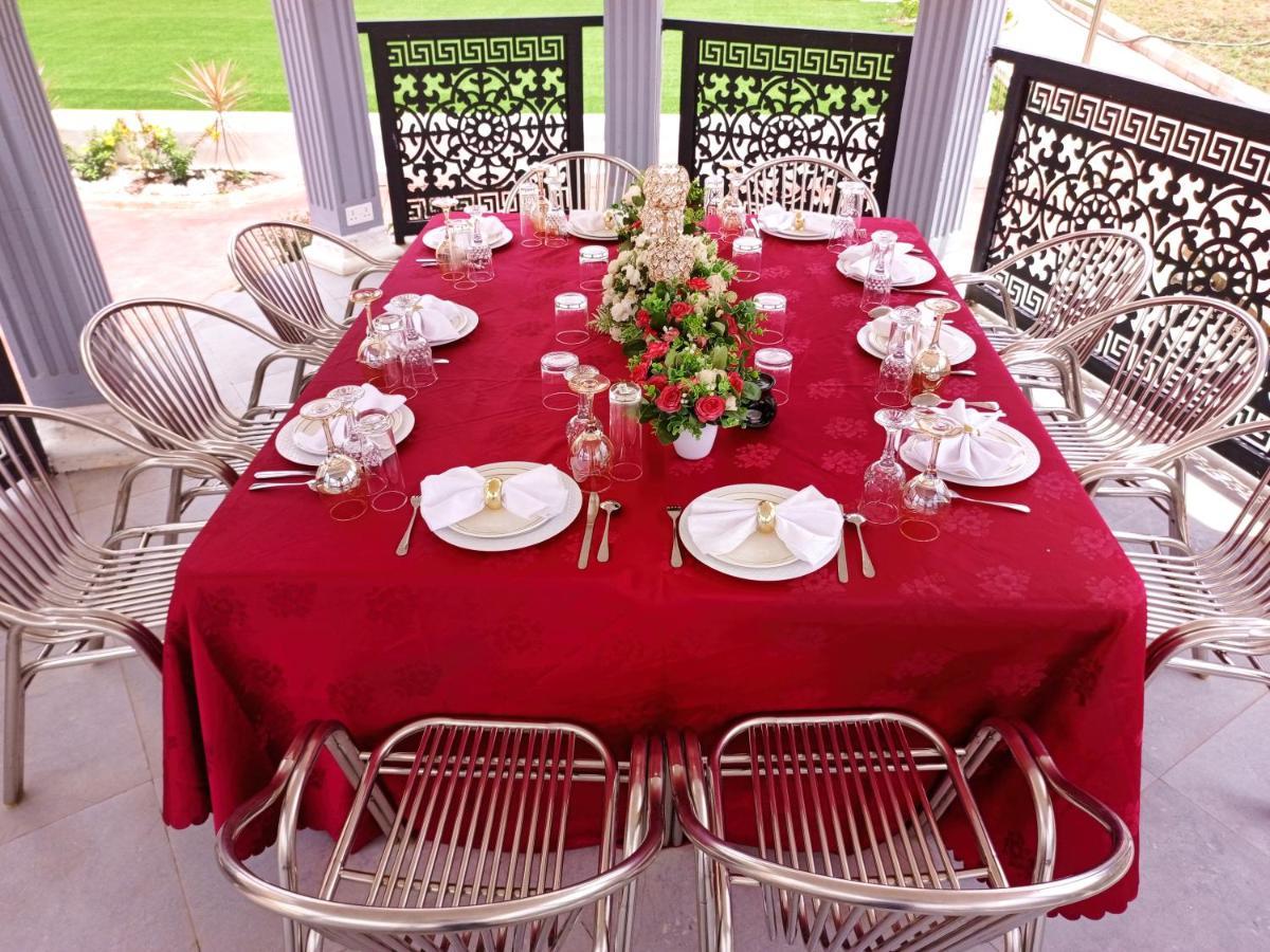 Bella Ella Hotel & Event Center Kasoa Extérieur photo