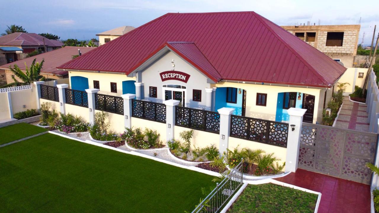 Bella Ella Hotel & Event Center Kasoa Extérieur photo