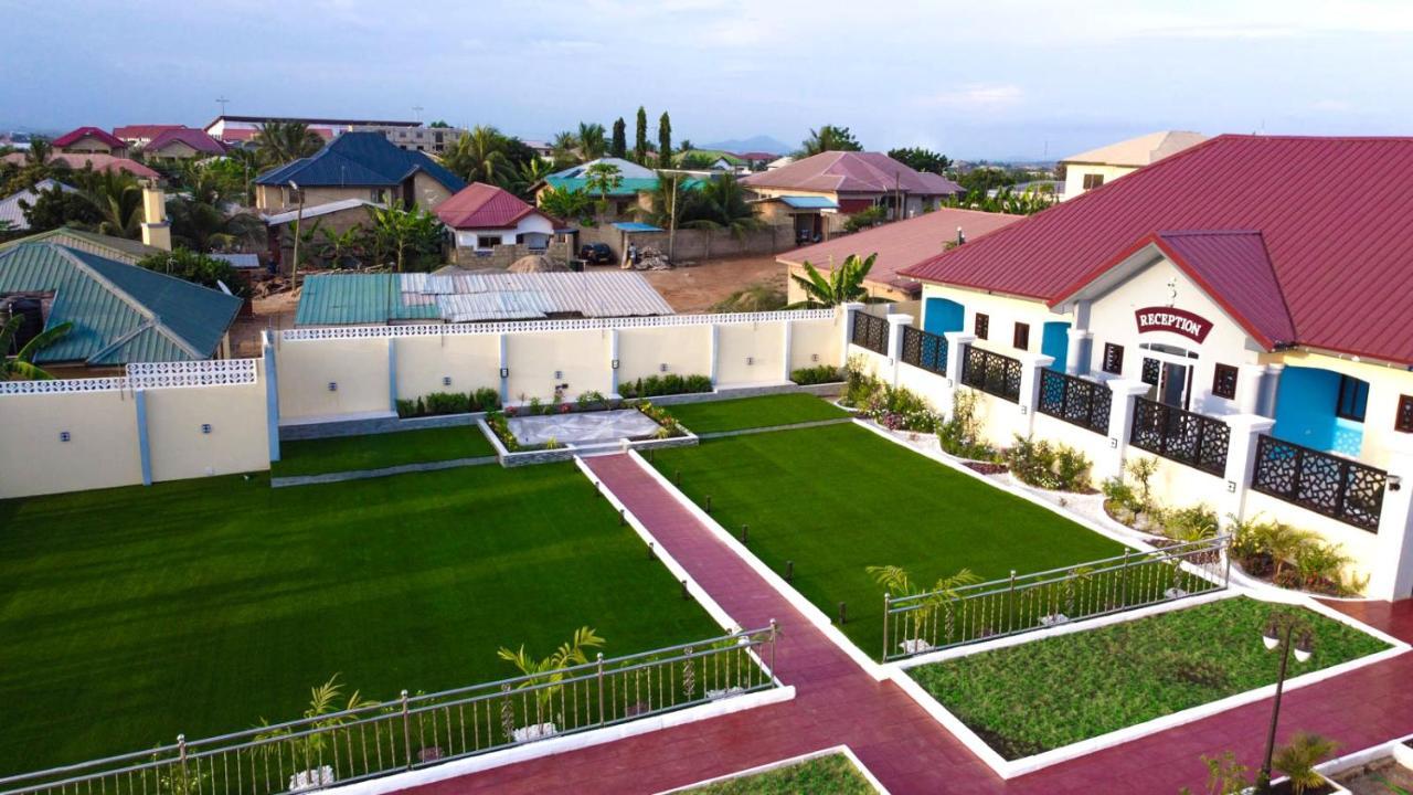 Bella Ella Hotel & Event Center Kasoa Extérieur photo