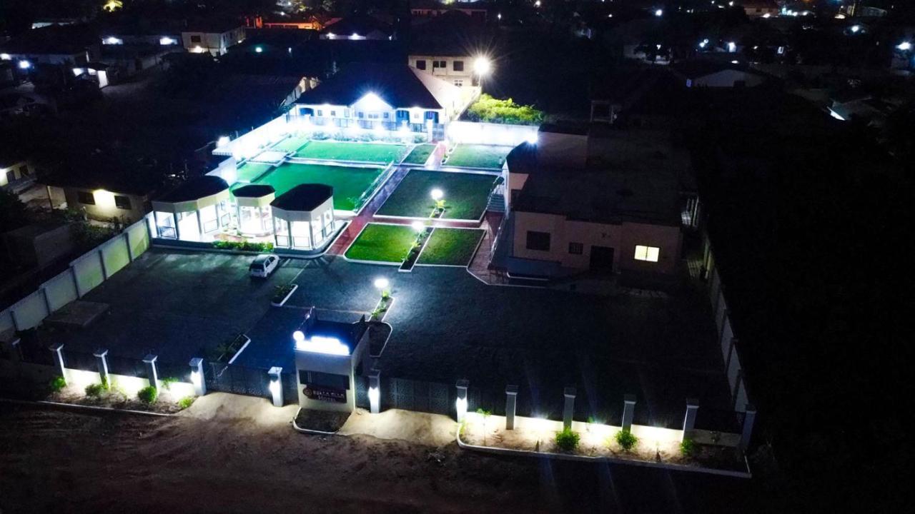 Bella Ella Hotel & Event Center Kasoa Extérieur photo